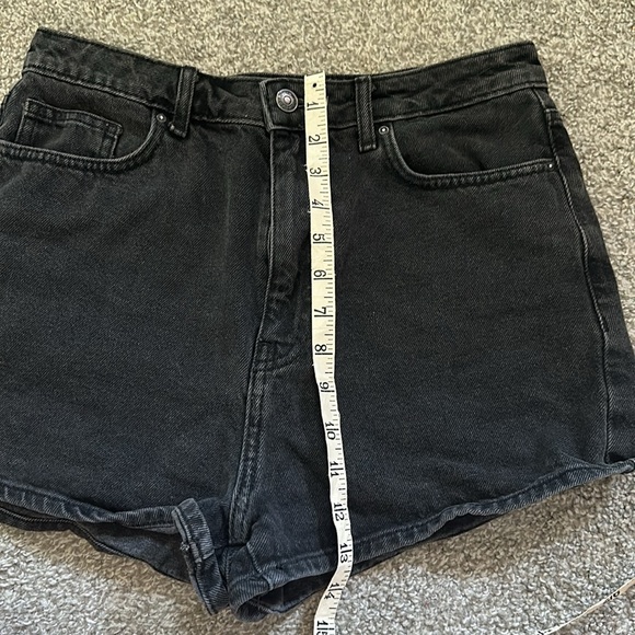 Forever 21 black Jean high waisted shorts - women’s size 29 - Picture 4 of 4